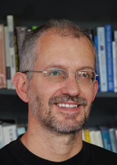 Biographies 43 Marco Dorigo is a research director of the F.R.