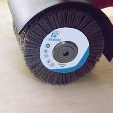 25 1800 1 Steel and nylon abrasive wires KWF An intermediate solution giving good aggressivity and