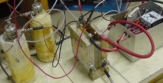 23 Fig. 10: Experimental unit, items (listed L to R: hydrogen humidification bottle, air humidification bottle, fuel cell, relay). 3.2. Test procedure In the following sections, a description of the