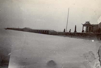 Baodai Bridge, Suzhou. 1900.
