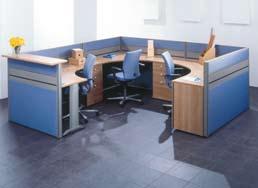 The desking components, on Y-frames or C-frames, have a visual lightness which is