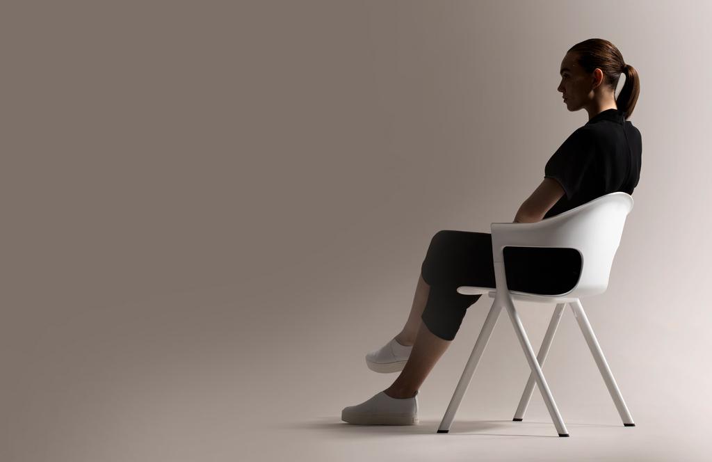 A Comfortable Experience A comfortable user experience is at the heart of AXYL. The chair features a softly geometric, injection-moulded shell designed to embrace the sitter.