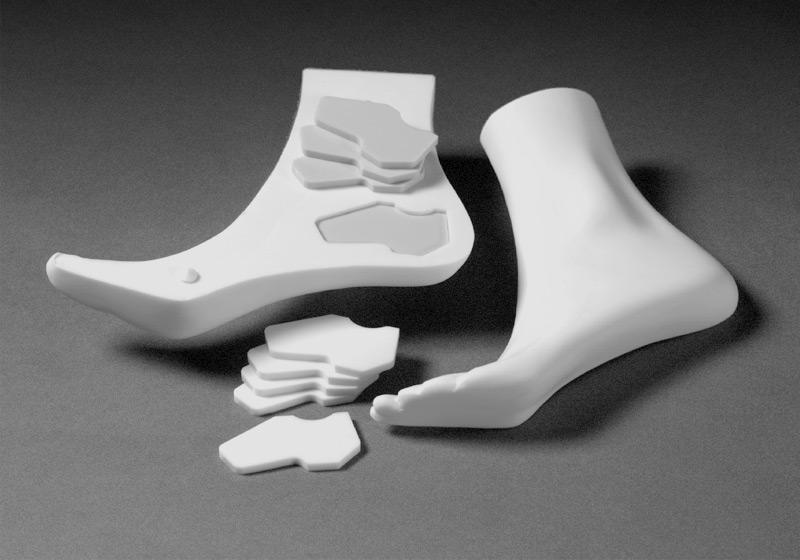 Nuclear Associates Diagnostic Radiology and Radiation Therapy Catalog 64 THREE-DIMENSIONAL HEEL PHANTOM FOR DXA SCANNERS Tissue-equivalent; variable calcaneal densities.