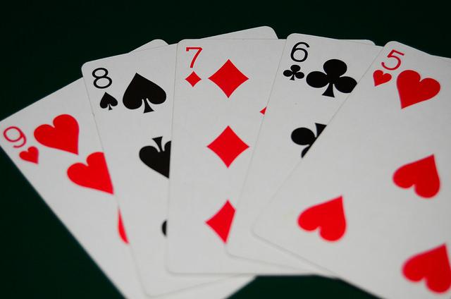 Poker straight (Standard deck:) 52 cards = 3 ranks 4 suits Straight : 5 consecutive ranks (suits can be different) E: {all hands