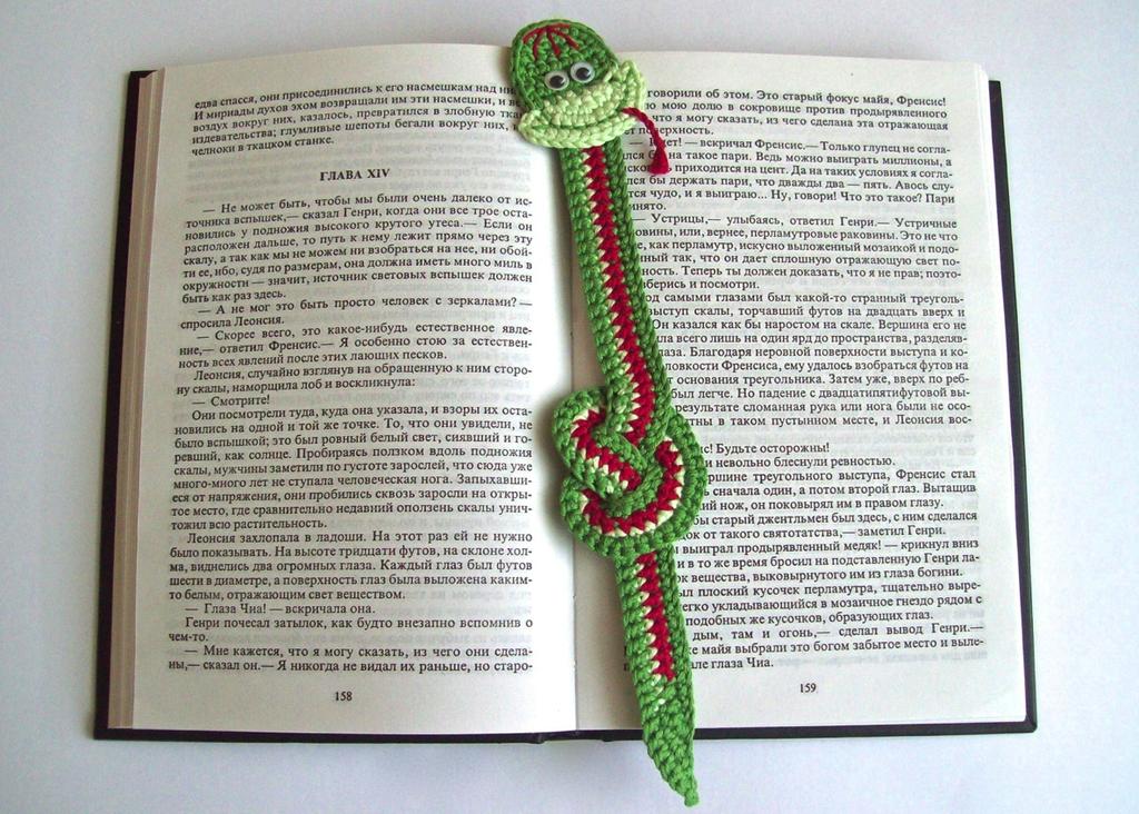 relatives happy with an adorable gift for the New Year? Crochet me!