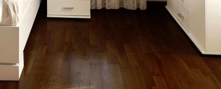 WOOD FLOORING» HARDWOOD LAMINATE» OAK HARDWOOD OAK This species is found from Great Britain and Ireland in the west to Turkey in the east. In Spain, it grows in the northern half of the country.