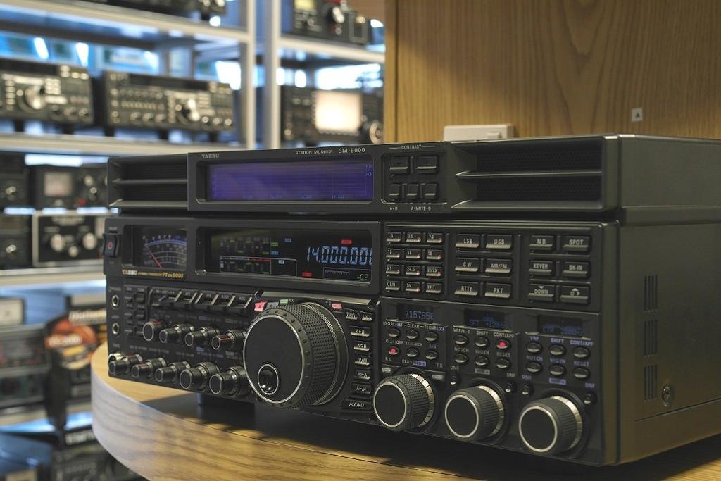 00 DESCRIPTION Used FTDX5000MP Series HF/50 MHz 200 Watt Transceivers are a Premium Class of Yaesu radios with 2 Independent Receivers plus many unique options and accessories designed to meet the