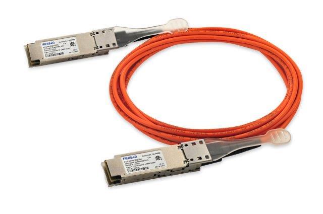 Product Specification Quadwire 40 Gb/s Parallel Active Optical Cable FCCx410QD3Cyy PRODUCT FEATURES Four-channel full-duplex active optical cable Multirate capability: 1.06Gb/s to 10.