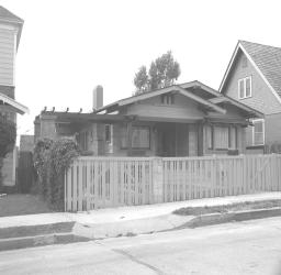 Craftsman/Bungalow The Craftsman Bungalow dates from the early 1900s. Some of the earliest examples of the type are found in Los Angeles.