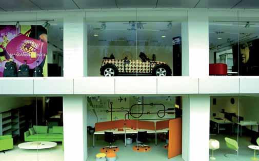 Nurus Showroom, Istanbul above: conventional glass below: AMIRAN Quality features dramatic reduction in reflections Increased transmission extremely durable coating due to the weather-resistant