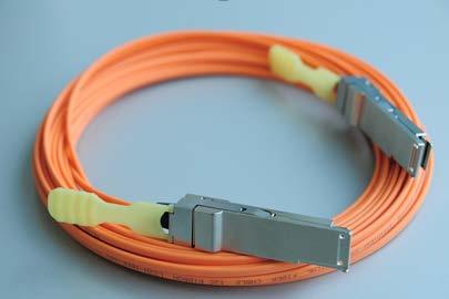 Specification Quad Small Form-factor Pluggable Plus (QSFP/QSFP+) Product T Q S - Q 1 L H 8 - X C A x x Distance Model Name