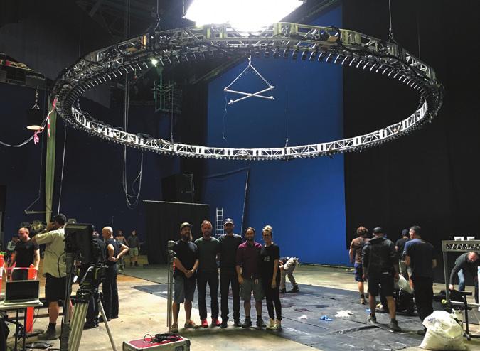 Instead, Van de Roer and his team constructed a massive steel ring that they hung over the actors during filming. Connected to this ring were 200 individual strobe lights.
