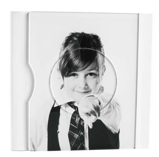 SPECIAL COVERS MOONLIGHT AVAILABLE IN: Photographic Album / Offset Album Moonlight, a modern twist on the infamous plexiglass Glow cover. Opens in a trifold style.