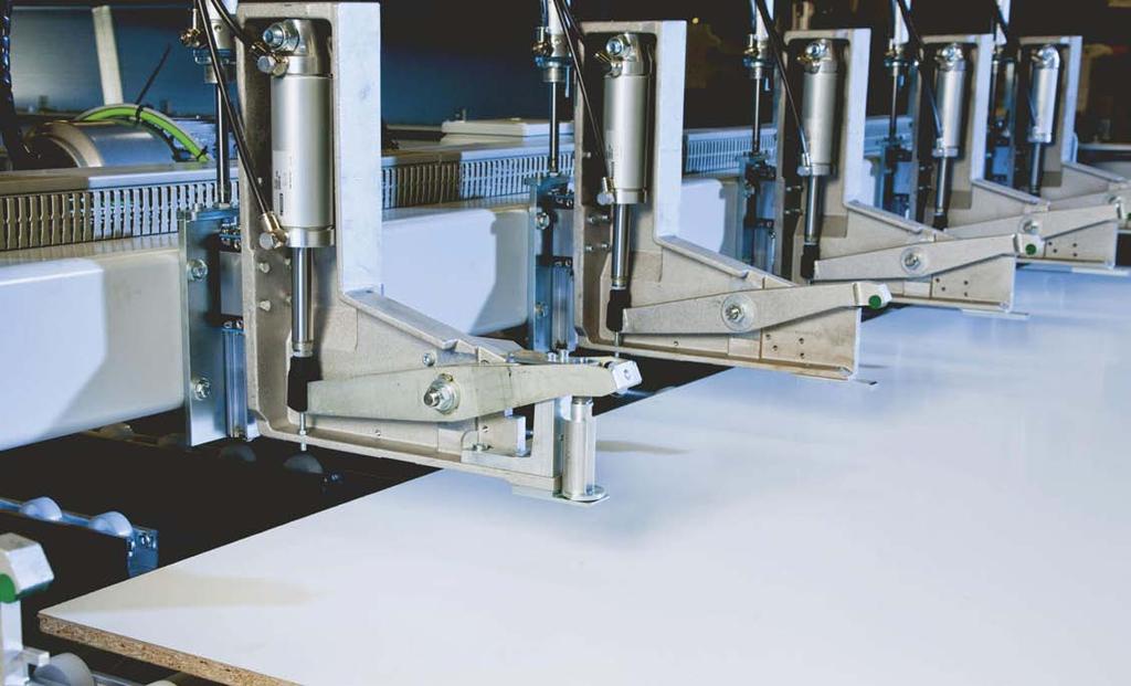 Angle pressing device can be prepositioned up to a maximum of 1300 mm