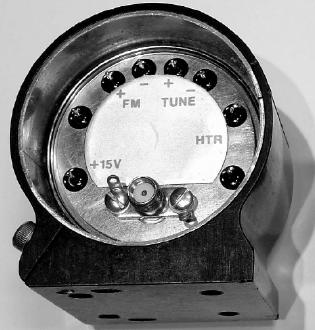 Oscilatorul LO cu YIG Exemple de oscilatoare YIG (sursa: Brend Kaa, A simple approach to YIG oscillators, VHF Communications 4/2004) mixer f LO -f S, f LO +f S, f S -f LO FTJ intrare filtru IF