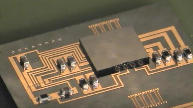 Electronics integration with Si photonics 100G one-chip Rx Photonics: WDM