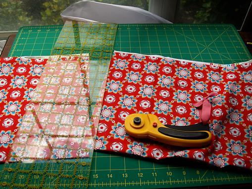 CUTTING INSTRUCTIONS: MOTHER s Apron: Skirt: 22 x24 Red Sugar Floral fabric Top: cut 2 16 ½ x 13 ½ Blue Sugar Dots fabric Bottom Ruffle: cut 2 4 (WOF width of fabric selvage to selvage) red