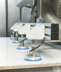 with 56 mm in the Y-direction (DYNESTIC 756) Machining zone with four pneumatically controlled limit