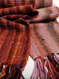 Autumn Hues woven in color info Skill level: Easy Knitting yarns gone woven. PDF Pattern Instructions (If you can t open this PDF file you need Adobe Acrobat Reader.