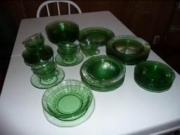 Fostoria Fairfax (green): service for 8 including 8-7½ plates, 8 soup bowls, 8