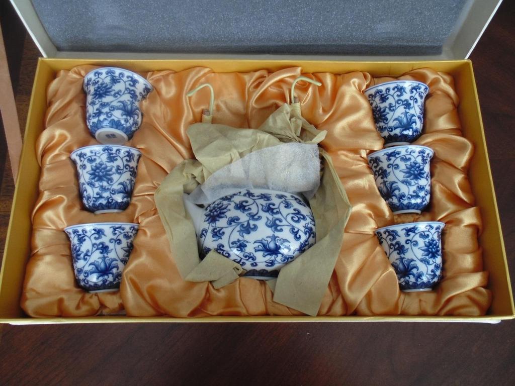 #1 Qinghua Tea Pot Set This 8-piece beautiful Qinghua tea set