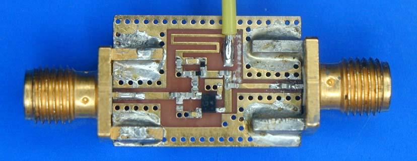 Single stage LNA for GPS Using the MCH49 Circuit Design Vcc = 3V R1 C4 C3 R2 L1 L2