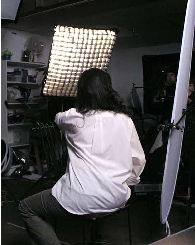 This side-view shot shows the soft box on its boom.