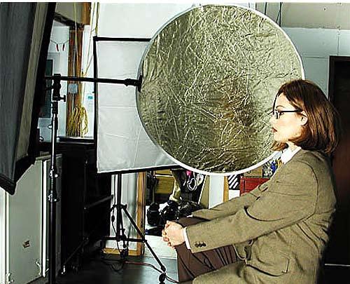 Figure 2 Figure 1 Then we set up a 32 reflector disc (white/soft gold), held in place by