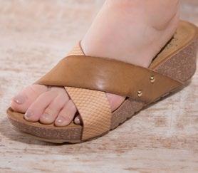 Slides are an important look in Summer footwear, and
