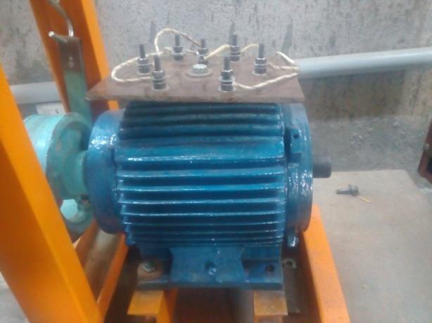 A poly phase induction motor consists essentially of two major parts, the stator and the rotor. The construction of each one is basically a laminated core provided with slots which house windings.