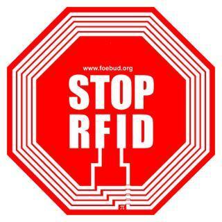 * Privacy Richard Stallman at WSIS 2005 presenting his RFID badge