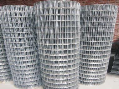 The low carbon steel wire for making of hot-dipped welded wire mesh offers flexibility that can be made in many further fabrication applications, such as : fabricating of wire containers and baskets,