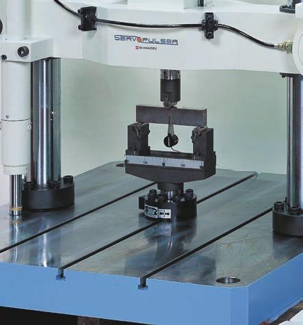 It allows users to obtain highly reliable data by eliminating any bending stresses on samples.