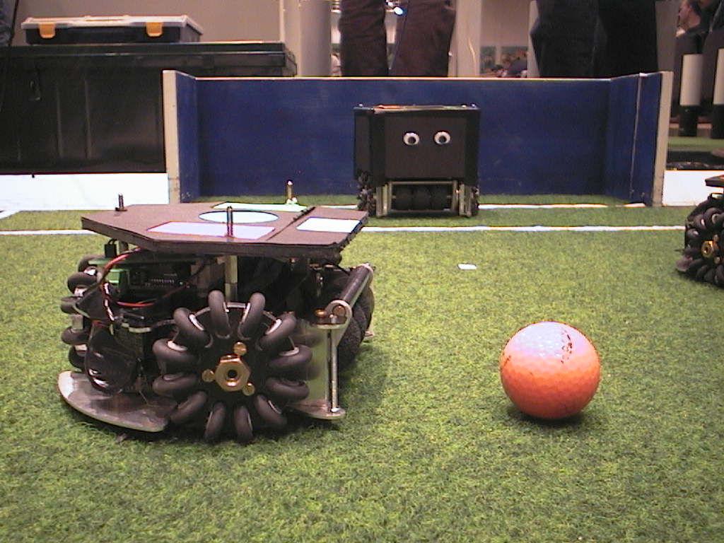 FU-Fighters A RoboCup game in the small-size league (German Open, 2002). Learning is essential in robotics: Robots playing soccer cannot be completely programmed by hand.