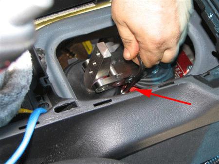 Step 23: Use a long 6mm allen key to tighten the last remaining bolt alongside the shift cap on the back right bolt.