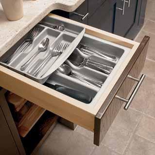 Six-inch Pullout: Cleaning supplies and food items will stay standing as you bring them to