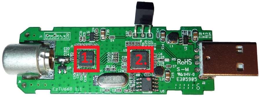 Obr. 2.3: Doska plošných spojov 3 (1. - tuner R820T, 2. - čipset RTL2832U) nálu ako napr. na akej frekvencii a s akou šírkou pásma sa má zachytávať alebo povolenie hardvérového AGC 4 a pod.