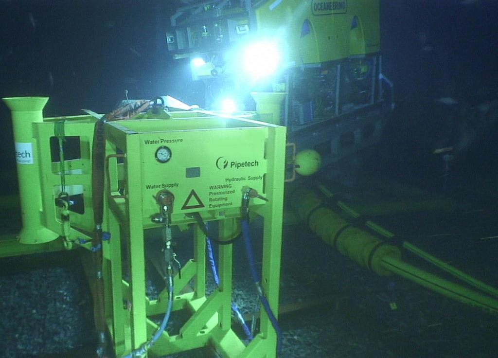 DWCS In Summary Subsea Pipeline, Manifold and Tree cleaning: A unique patented solution Deployment from vessel, rig or platform. Can remove any debris from wax to the toughest scale.