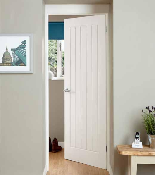 Dordogne smooth The smooth finish of this door lends itself to both modern and classic interiors.