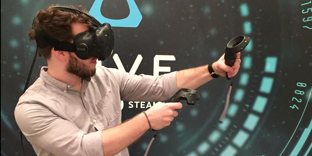 game controller HTC Vive User movement limited by room