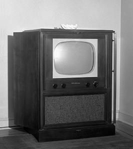 Color broadcasts begin in 1953.
