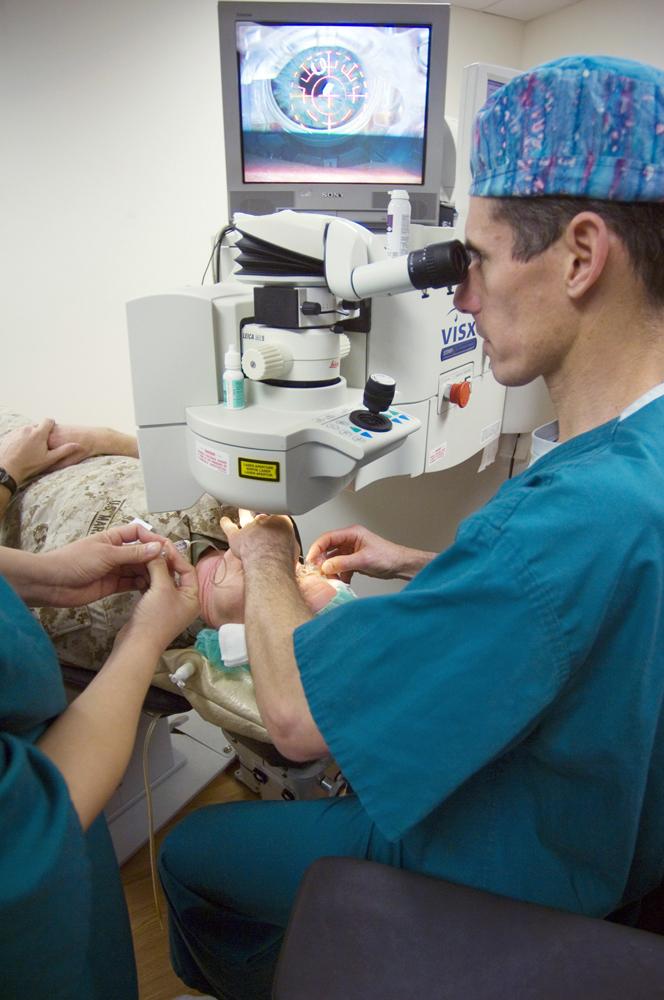 OpenStax-CNX module: m42484 9 Figure 5: Laser vision correction is being performed using the LASIK procedure.