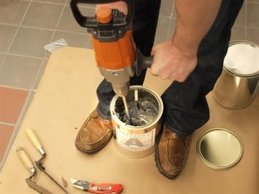 Scrape the walls and bottom of the container to ensure uniform and complete mixing. Mix to a uniform gray color with no black or white streaks.