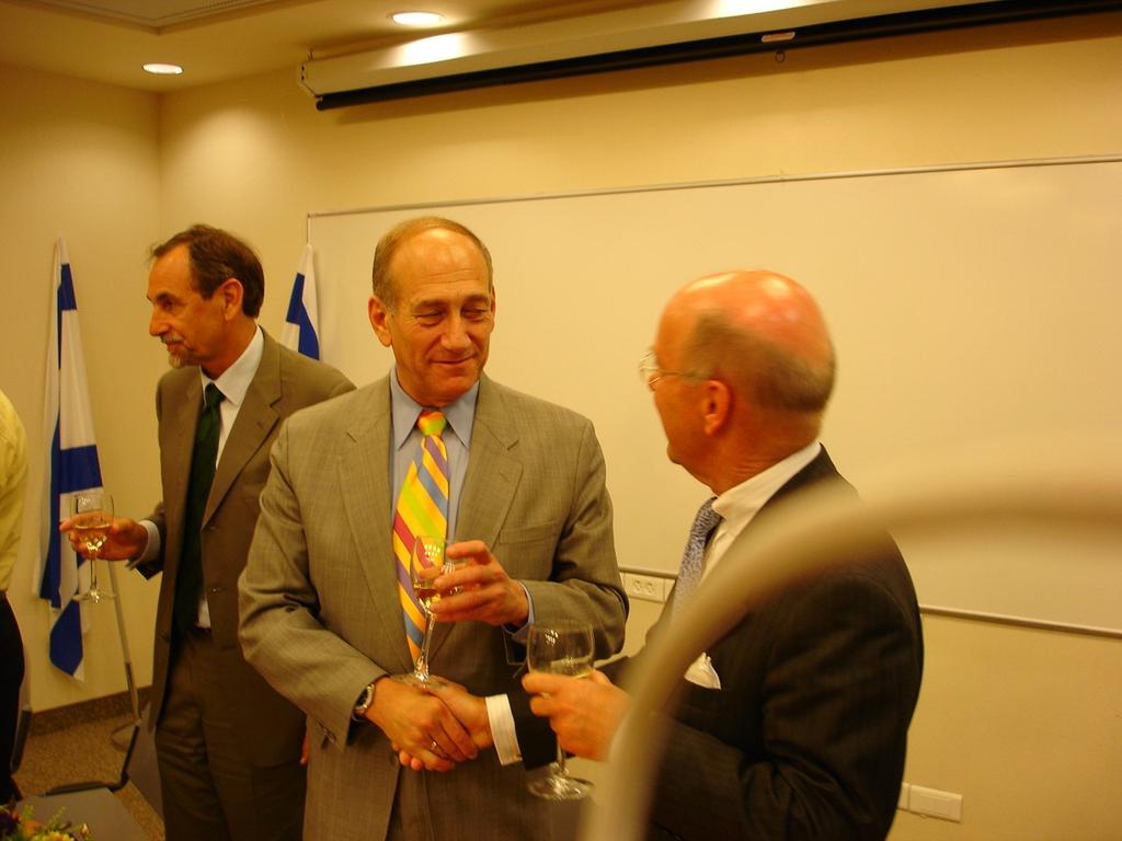 2005. The signing ceremony was hosted