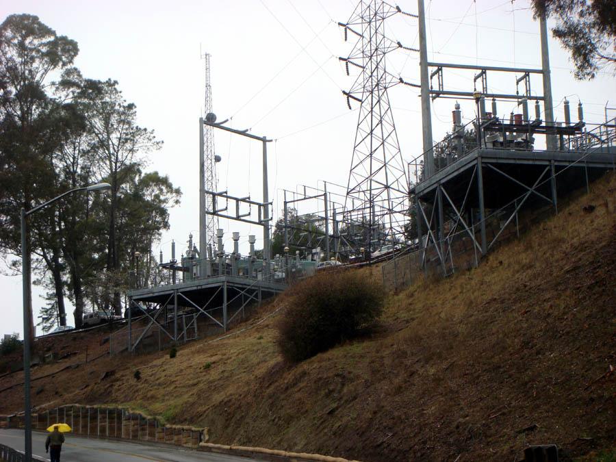 Grizzly Substa5on feeds LBNL and UC Berkeley campus 115kV from