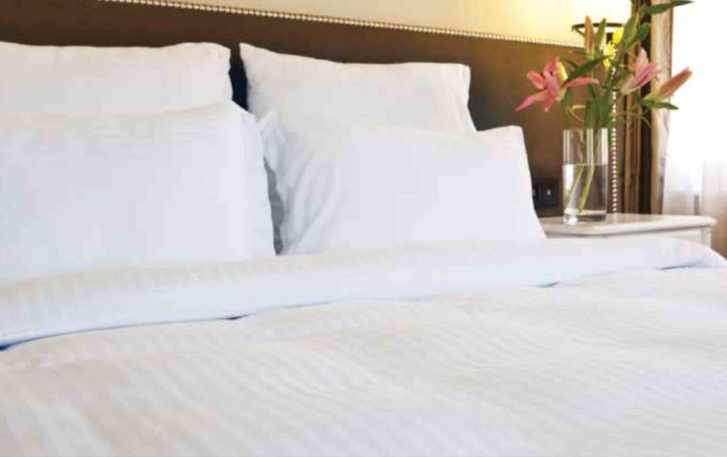 T250 Satin Stripe Sheets and Pillowcases Luxuriously soft, bright white linens are what your high-end customers expect.