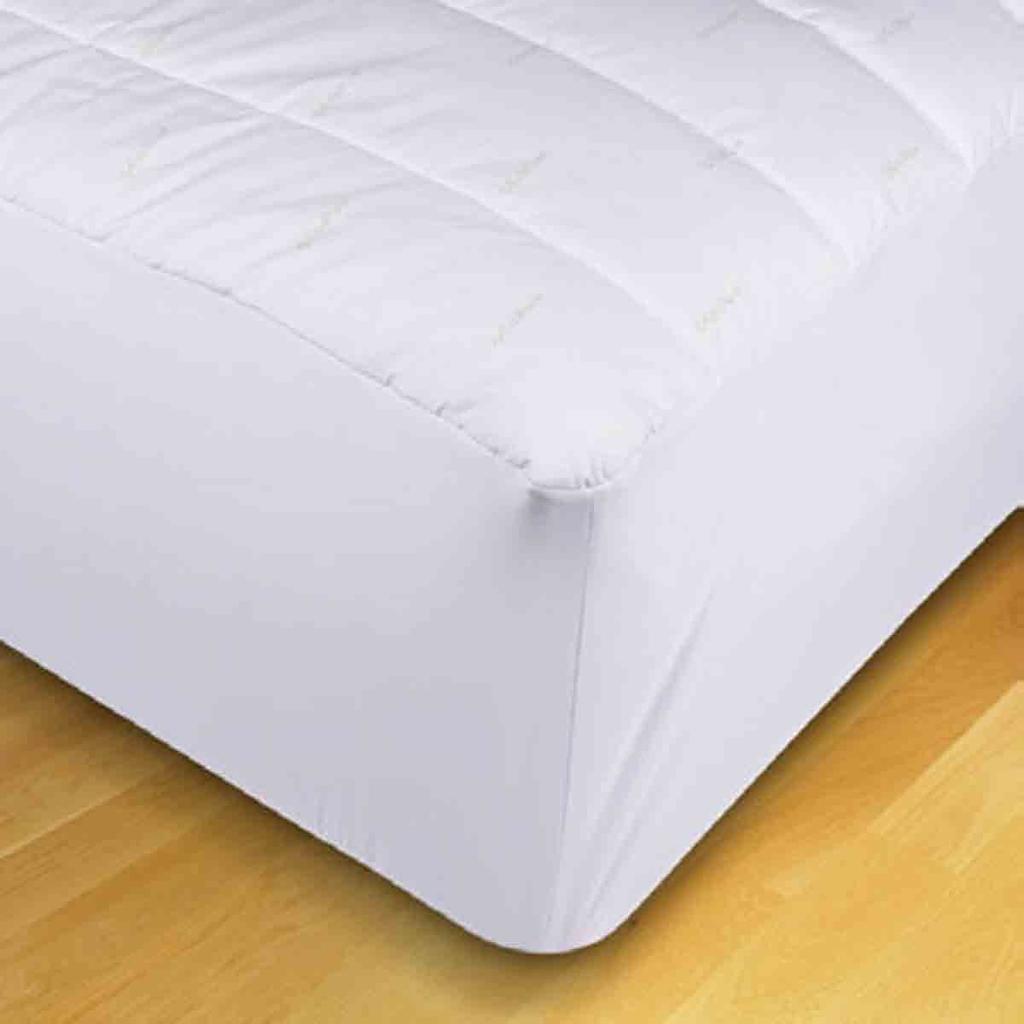 EcoPure fiberfill, waterproof vinyl moisture barrier, and colored hem threads are just some of the many features available in our mattress pad collection.