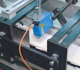 DMH n Using the ribbing for fully automatic position detection of ceramic tiles by the DMH light section sensor.