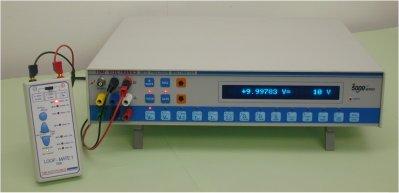 Checking Calibration (Voltage) Connect the DMM to the output terminals of the Loop-Mate1. Set the function switch to 0-10v dc. Select the most suitable range on the DMM to measure 10v dc.