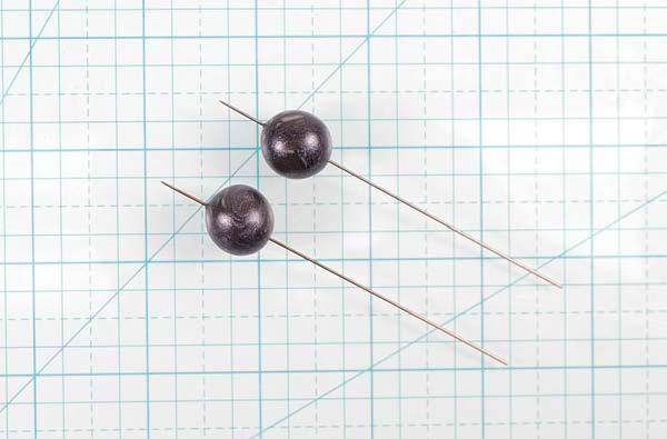 Making Planetary Earrings Using Rock Matrix Recipe B, make 1 two small, round balls.